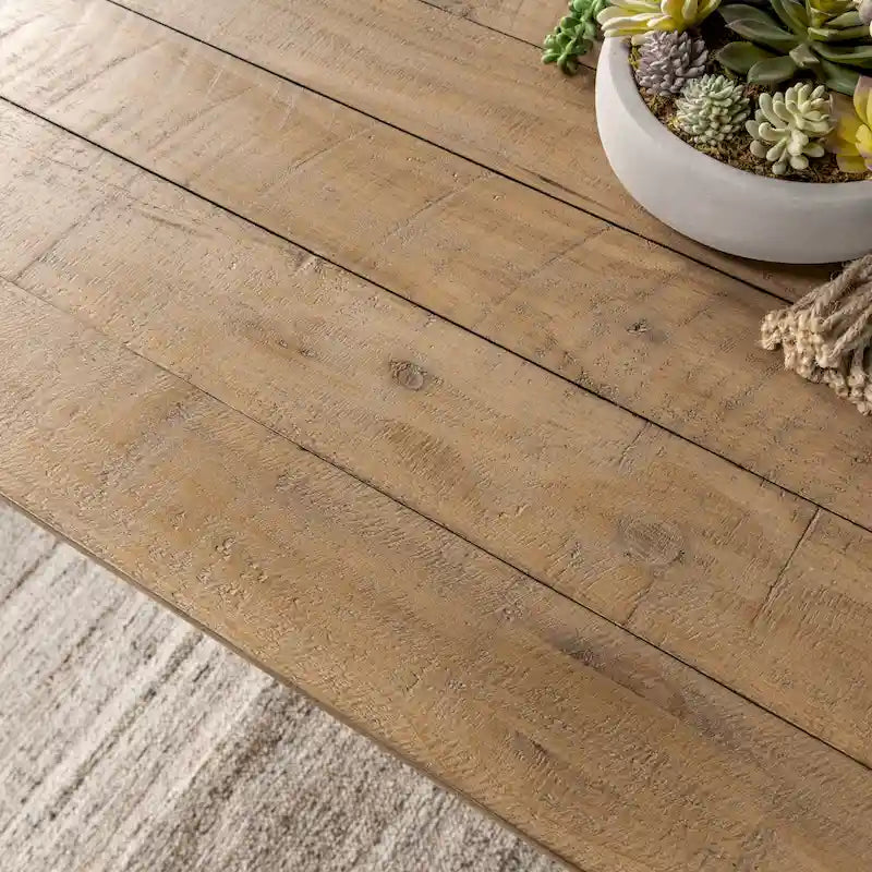 Table à manger 78 po en pin recyclé, plateau en planches, pieds inclinés, style rustique, naturel, 6 places