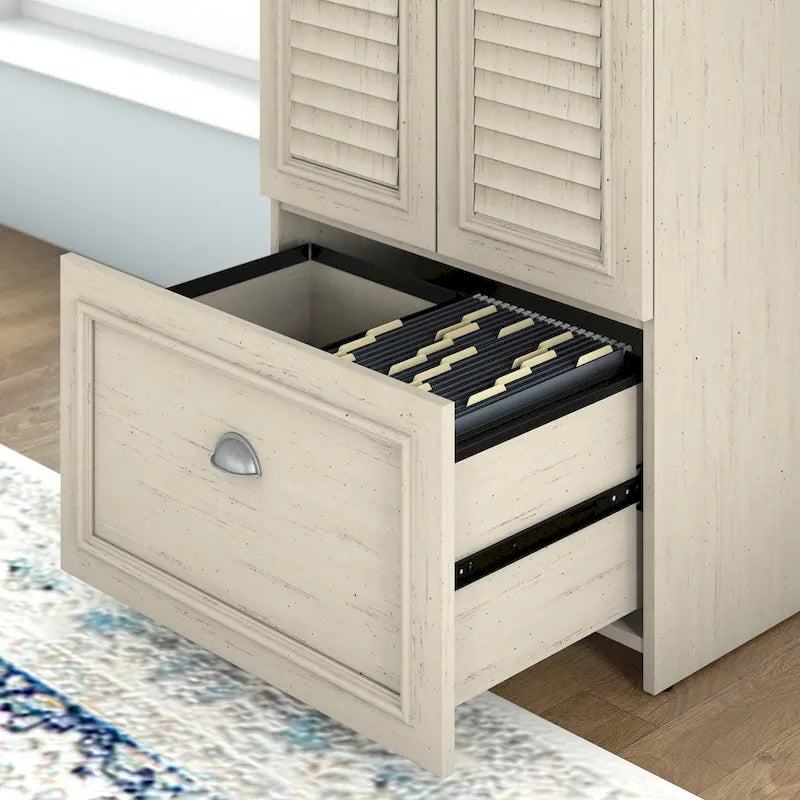 Ensemble bureau d'angle en L 60" et armoire de rangement 2 portes, tiroir classeur, tablette à clavier, portes à persiennes, style campagnard, blanc antique / gris Cape Cod / noir antique / gris Shiplap, 1 personne
