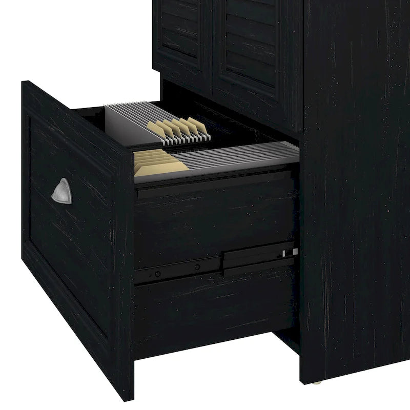 Ensemble bureau d'angle en L 60" et armoire de rangement 2 portes, tiroir classeur, tablette à clavier, portes à persiennes, style campagnard, blanc antique / gris Cape Cod / noir antique / gris Shiplap, 1 personne