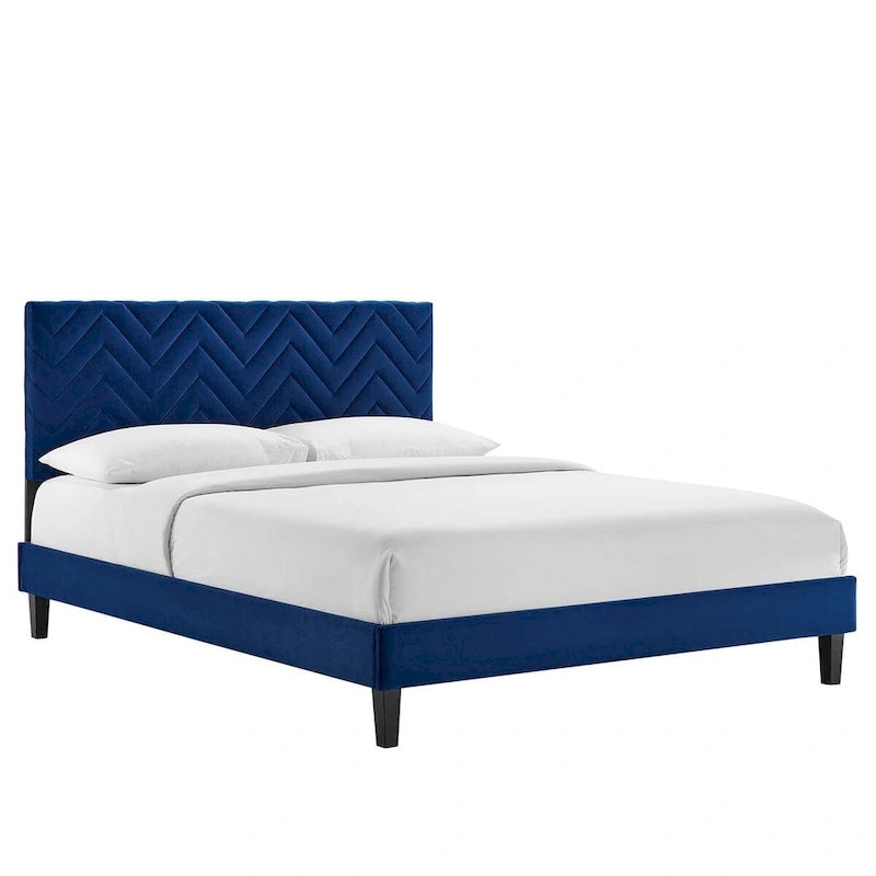 Lit plateforme grand lit, tête de lit capitonnée en velours à chevrons, pieds en bois fuselés, style milieu de siècle, bleu / blanc / anthracite / rose, 2 personnes